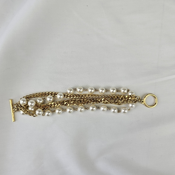 vintage Jewelry - Chunky Gold Tone Faux Pearl Multilayer Bracelet with Toggle Clasp